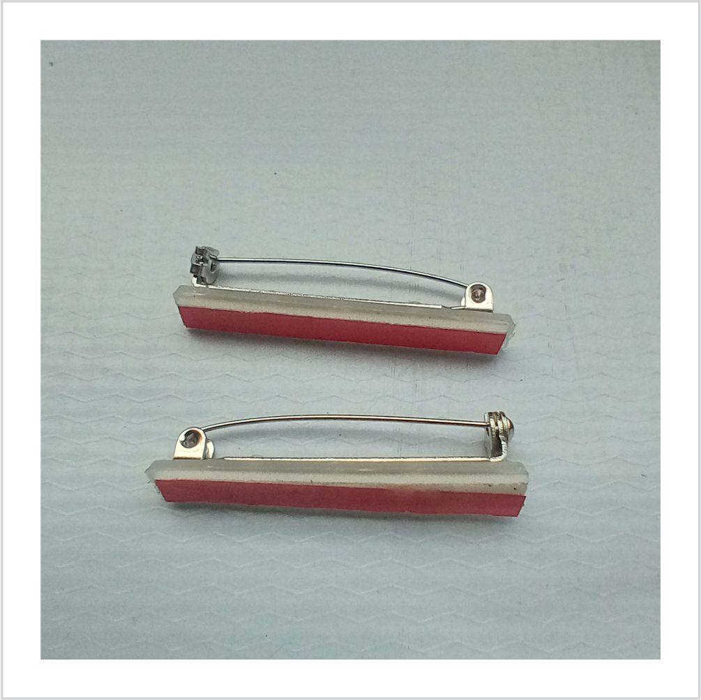Red name tag pin with gum
