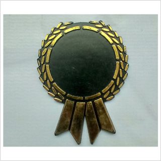 M6 medallion
